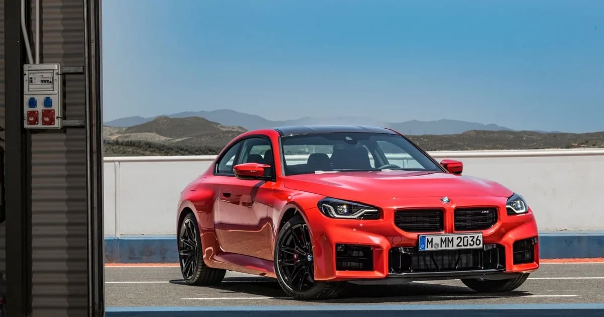 BMW M2 (G87) (2022–Presente)
