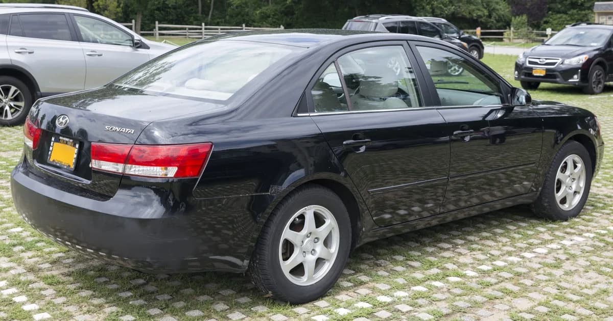 Hyundai Sonata V (NF) (2004–2008)