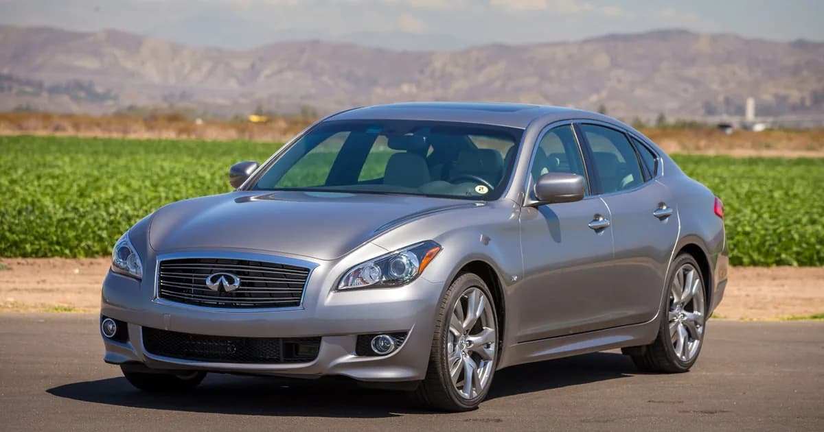Infiniti Q70 (2013–2014)