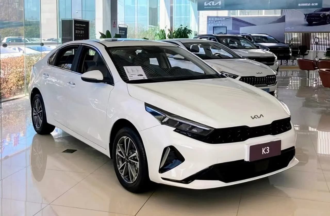 Kia K3 (BL7) Hatchback (2023–Presente)