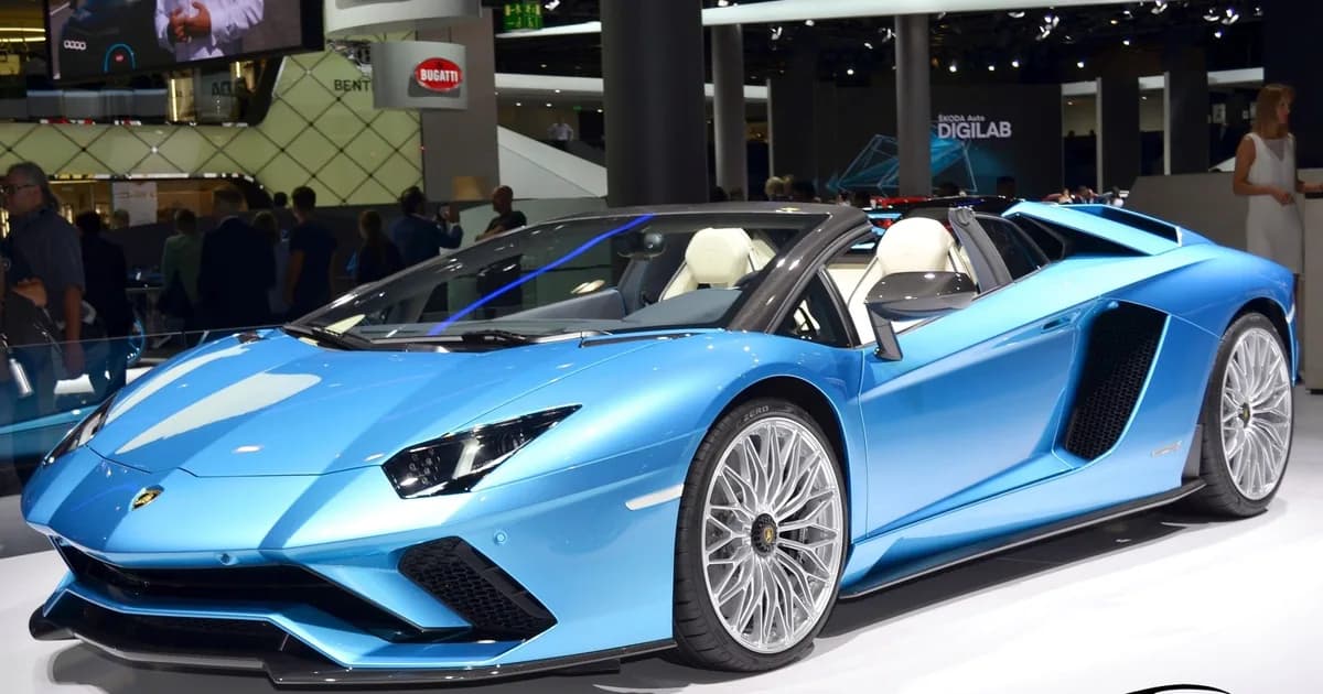 Lamborghini Aventador S Roadster (2017–Presente)