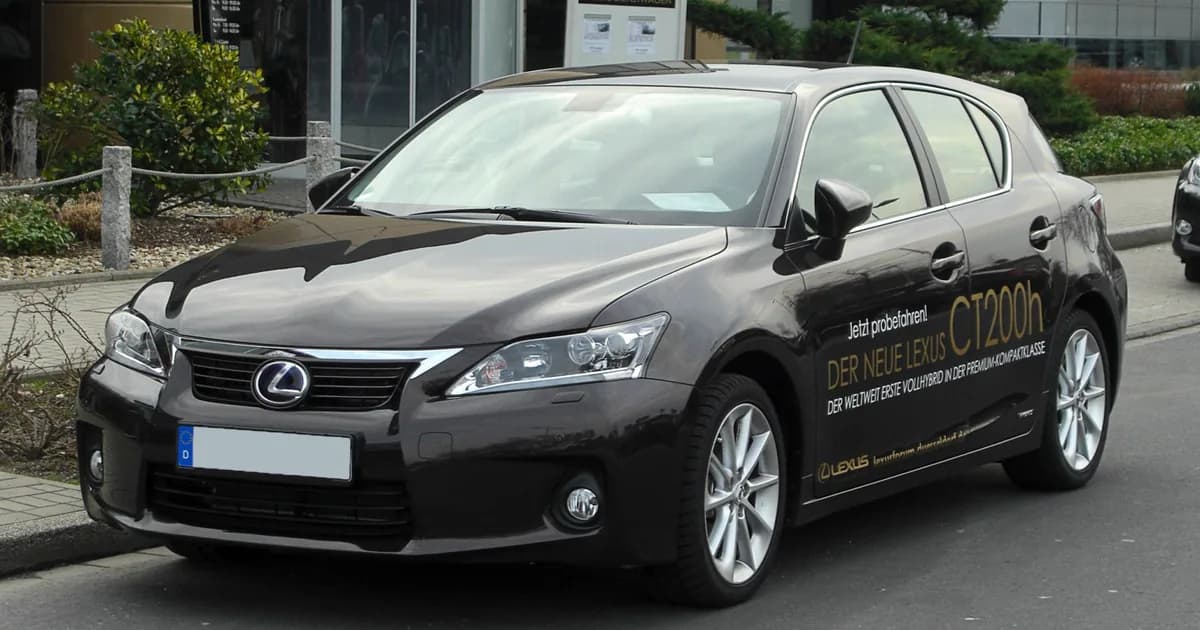 Lexus CT I (2011–2014)