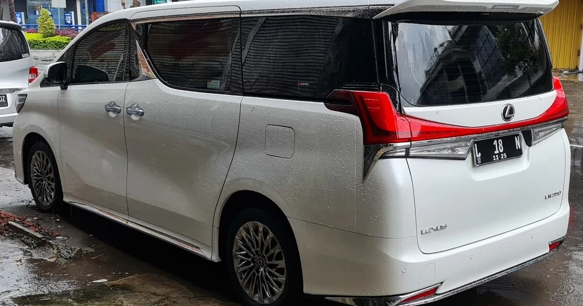 Lexus LM I (2020–2023)