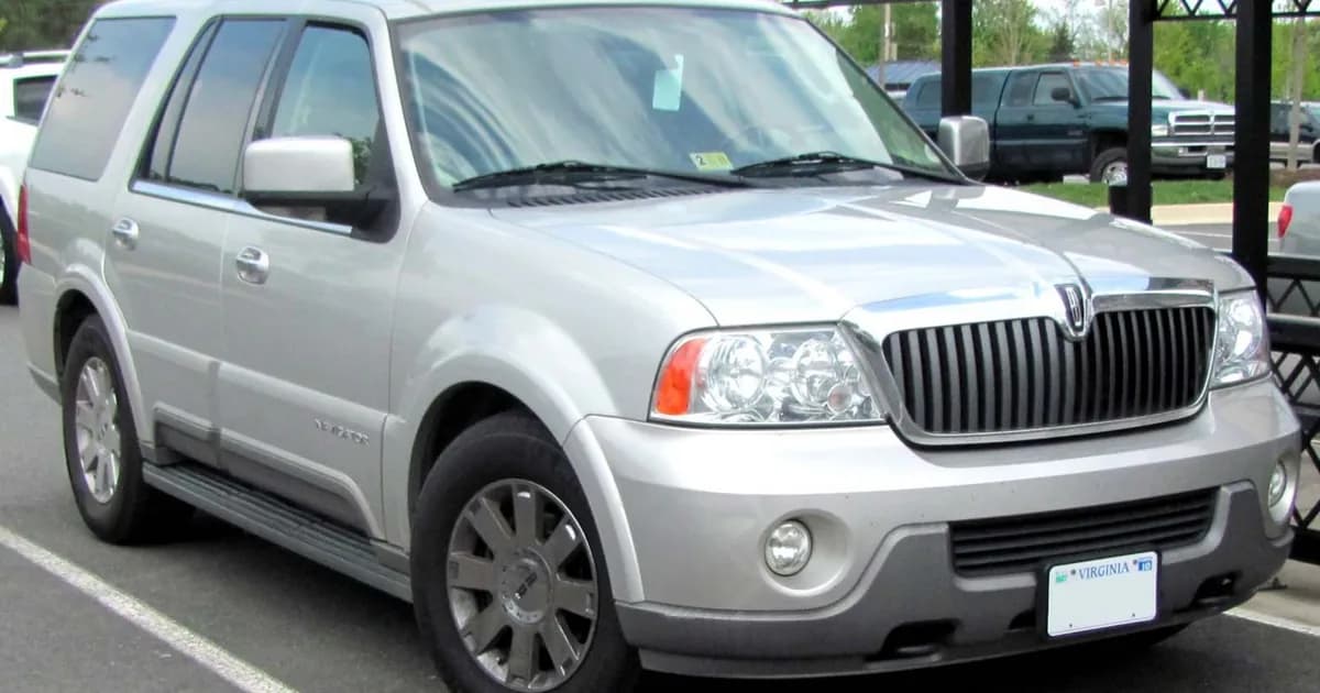 Lincoln Navigator II (2002–2006)