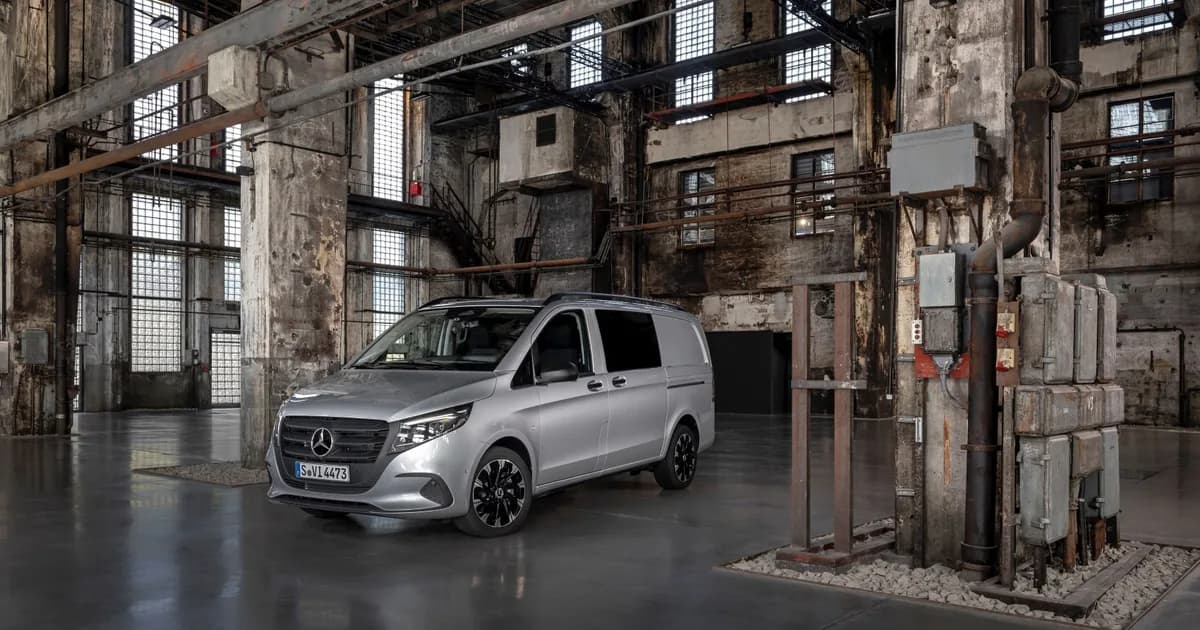 Mercedes-Benz Vito (W447, facelift 2023) Mixto Longue (2023–Presente)
