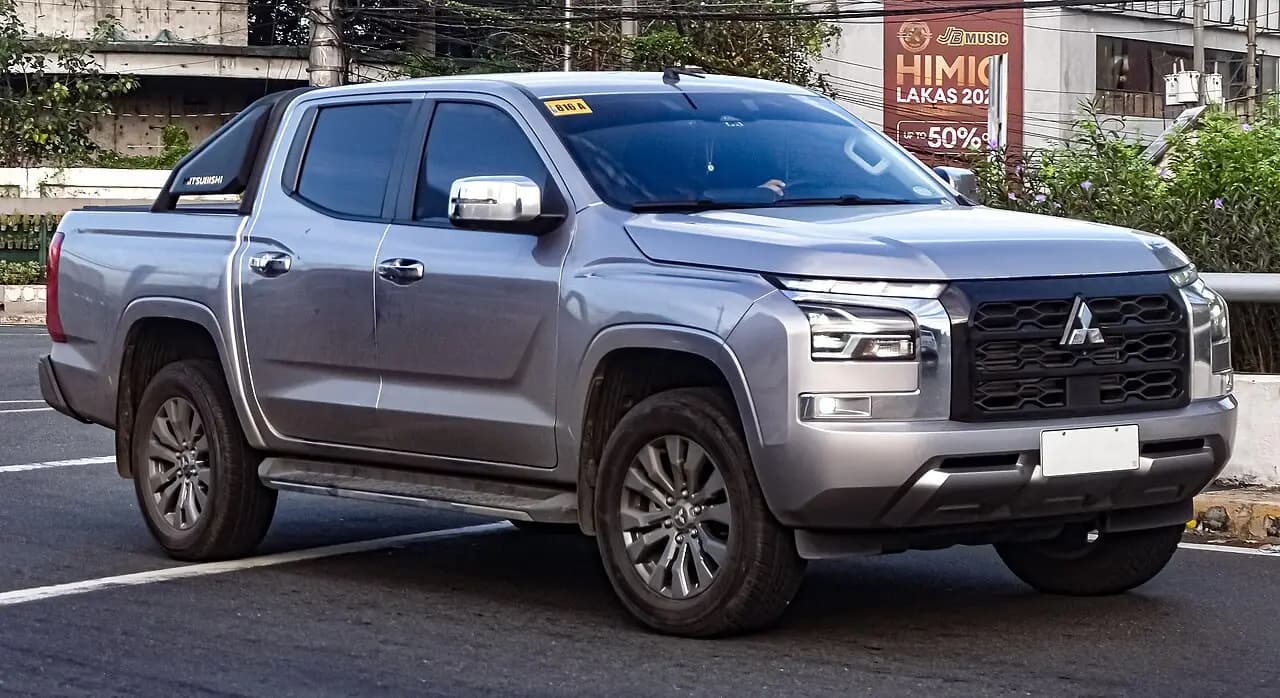 Mitsubishi Triton VI Single Cab (2023–Presente)