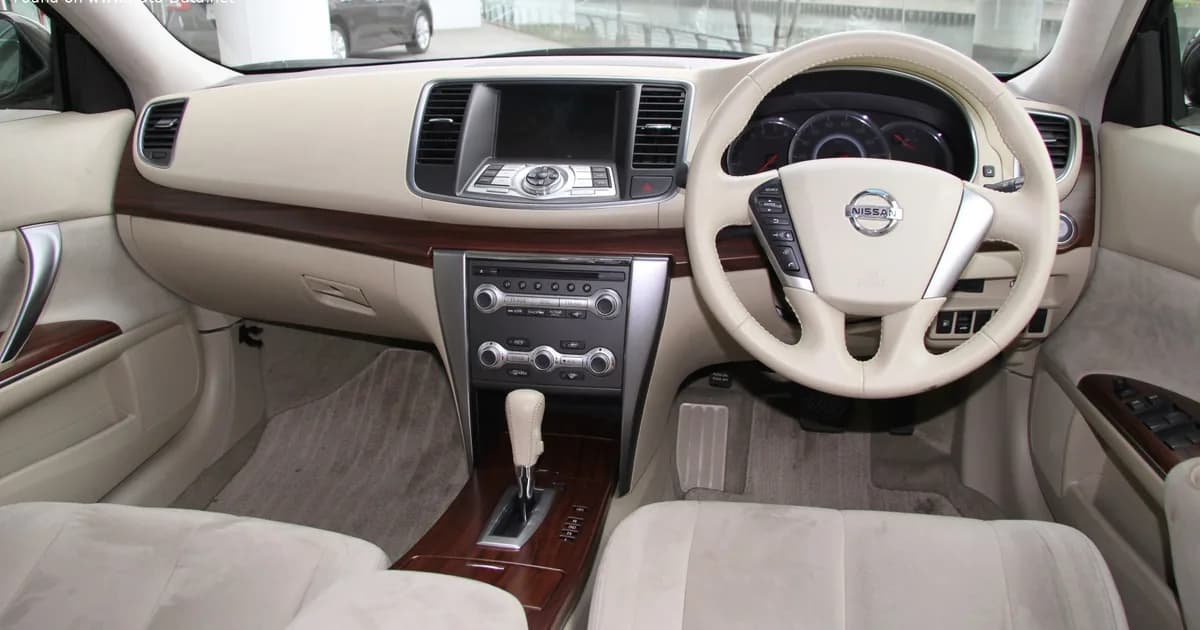 Nissan Teana II (2008–2013)