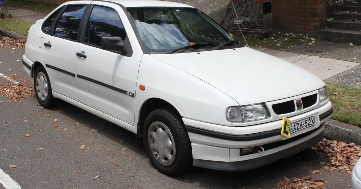 Seat Cordoba I (1995–1999)