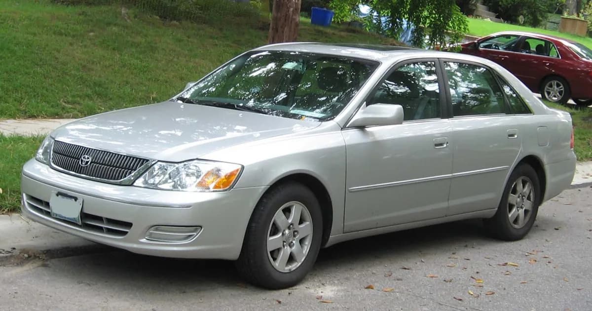 Toyota Avalon II (1999–2004)