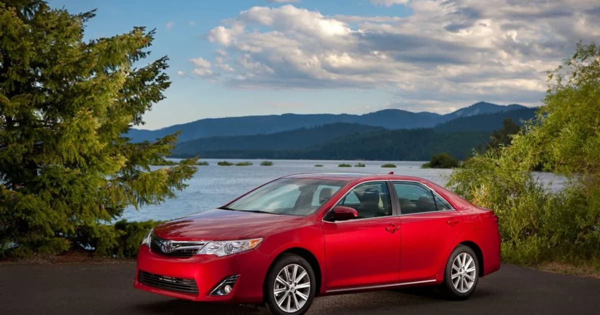 Toyota Camry VII (XV50) (2011–2014)