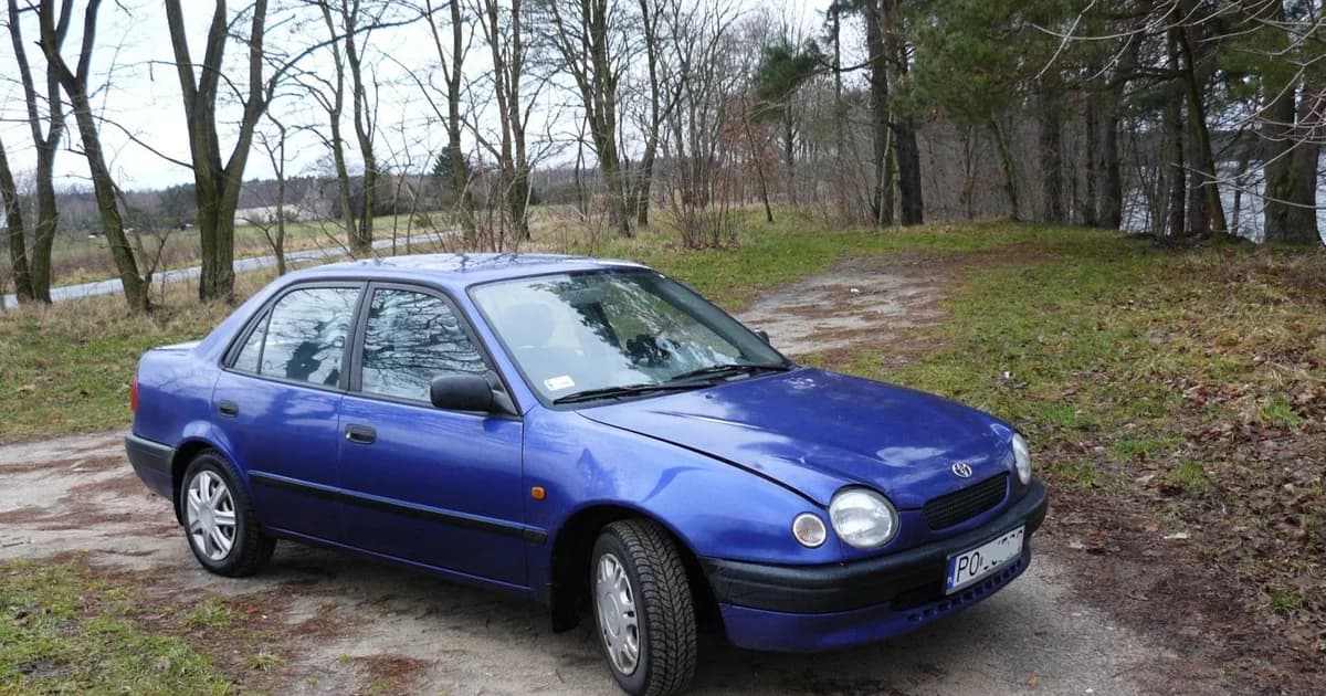 Toyota Corolla VIII (E110) (1997–2000)