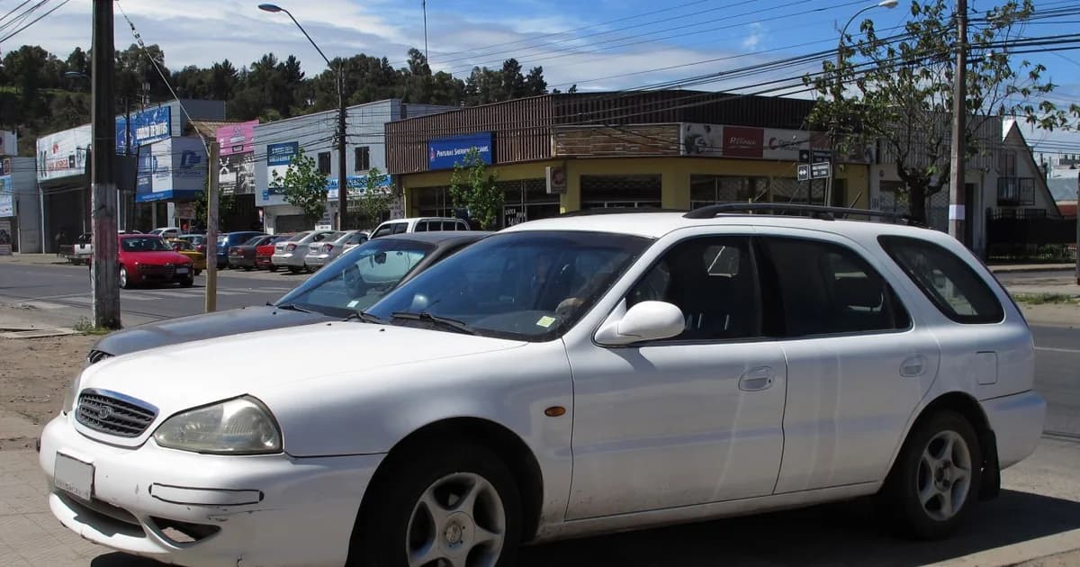 Kia Clarus Combi (GC) (1998–2001)