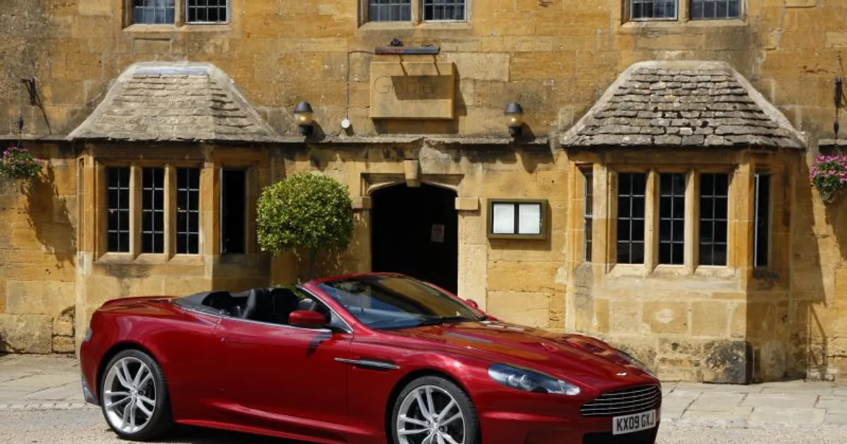 Aston Martin DBS V12 Volante