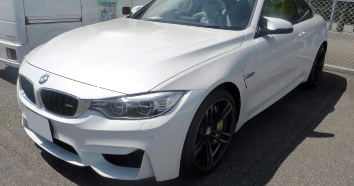 BMW M4 (F82)