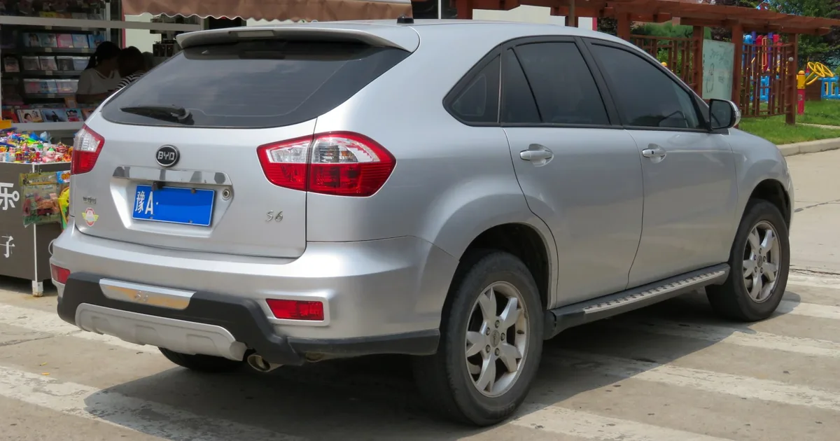 BYD S6