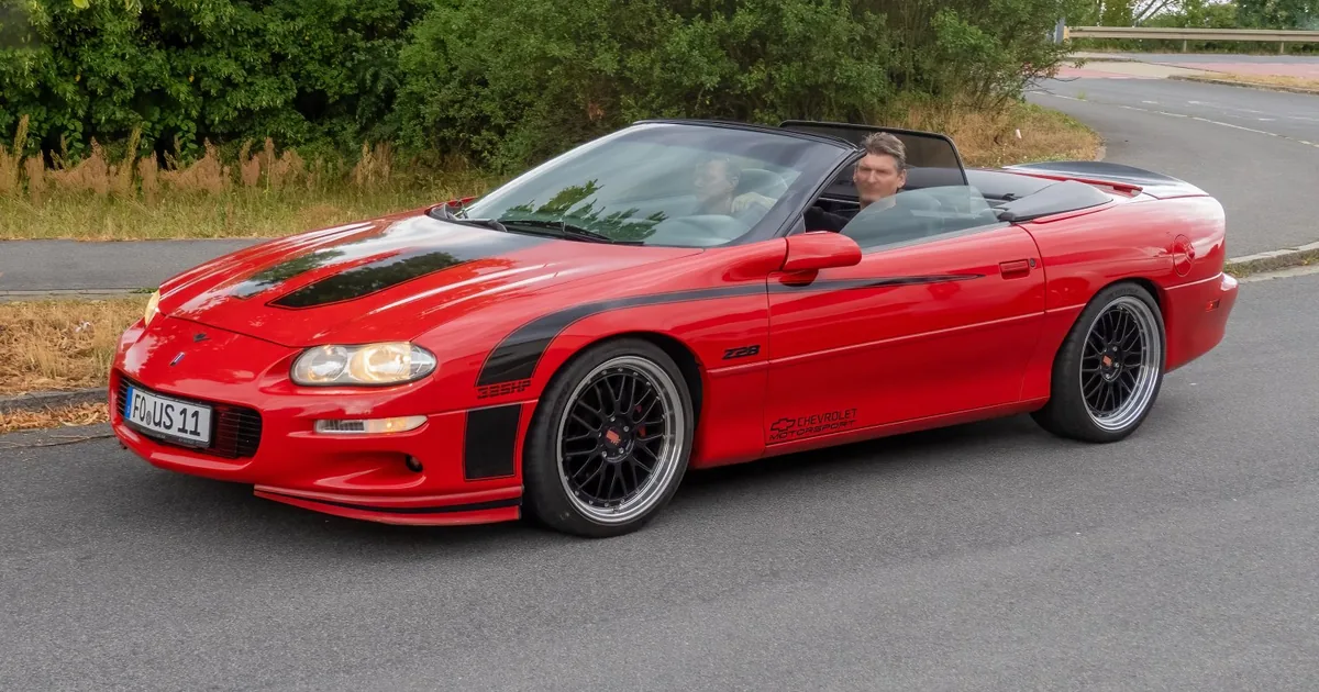 Chevrolet Camaro IV (facelift 1998) Convertible (1998–1998)