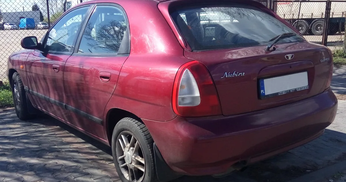 Daewoo Nubira Hatchback (KLAJ)