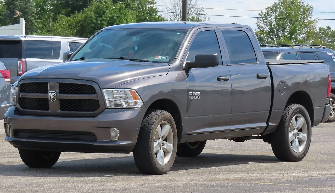 Dodge Ram 1500 Club Cab Long Bed (BR/BE)