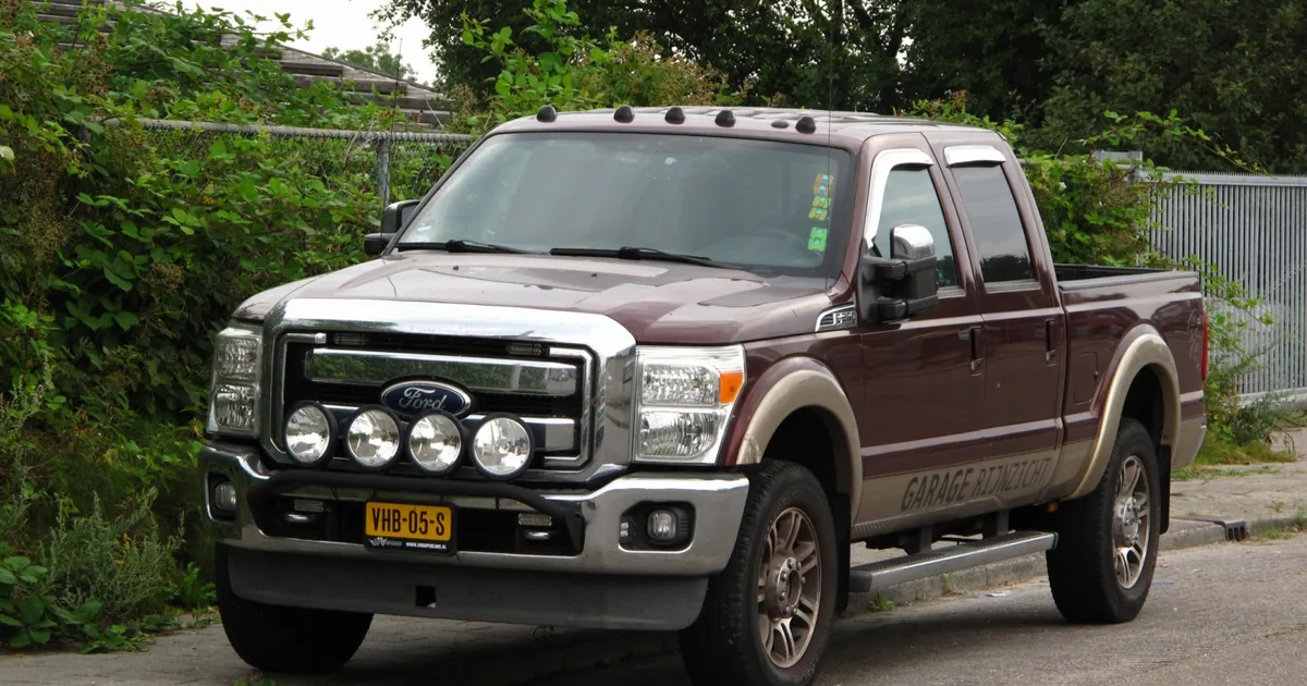 Ford F-250 Super Duty III Crew Cab Short box