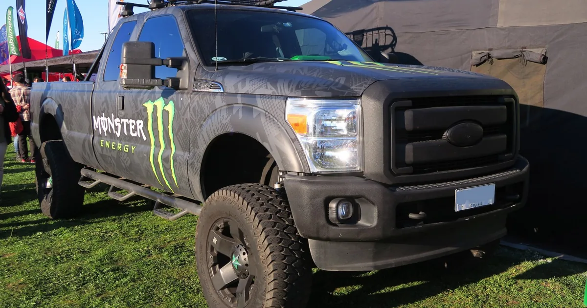 Ford F-250 Super Duty III Super Cab Long box