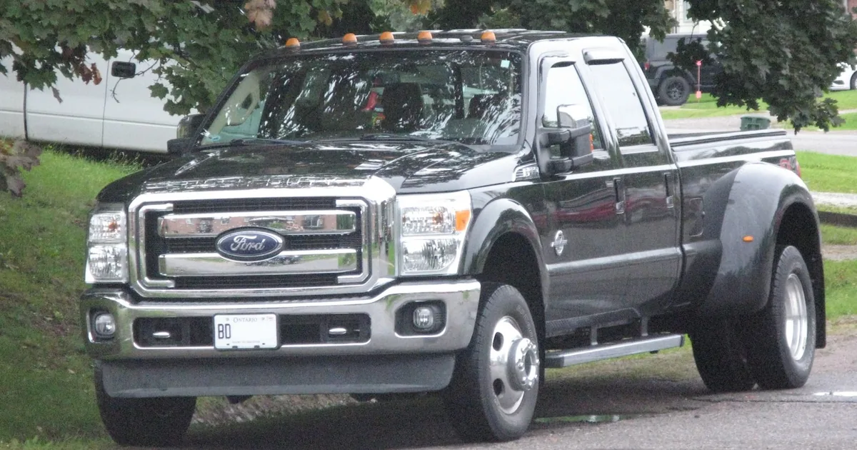 Ford F-350 Super Duty III Crew Cab Long box