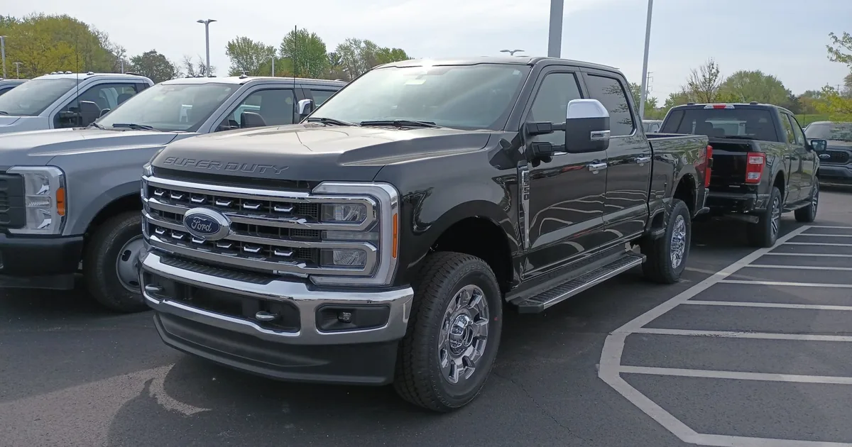 Ford F-350 Super Duty V Crew Cab Short box