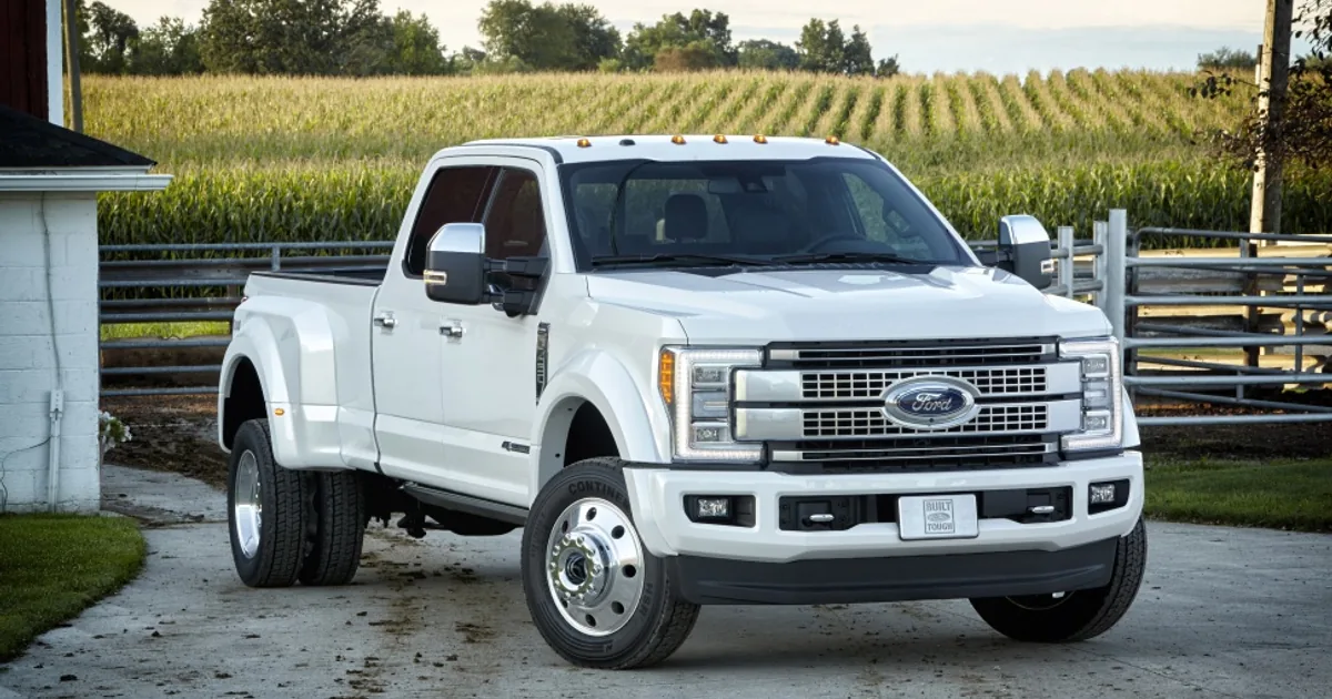 Ford F-450 Super Duty IV Crew Cab Long box