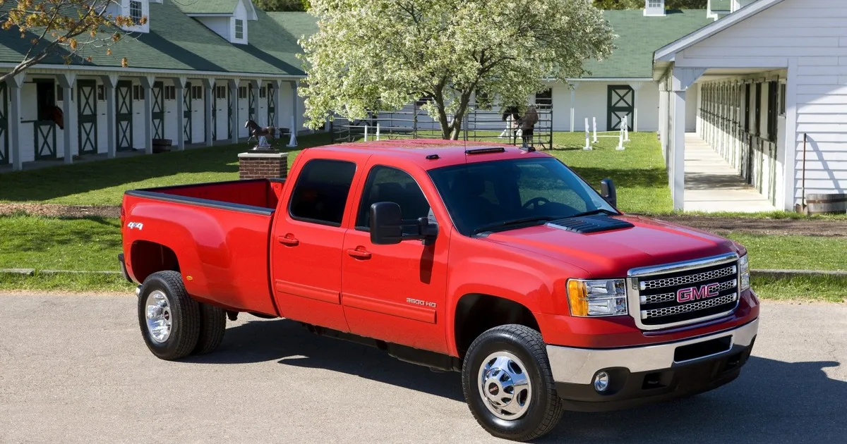 GMC Sierra 3500HD III (GMT900, facelift 2011) Crew Cab Long Box (2011–2011)