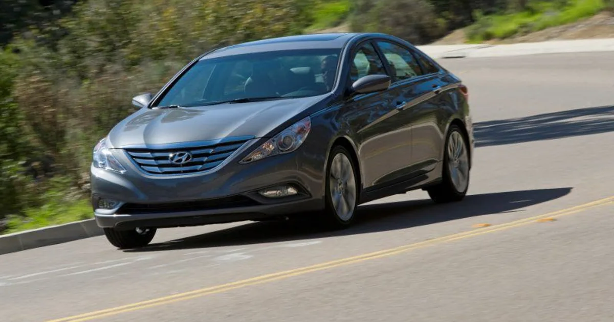 Hyundai Sonata VI (YF)