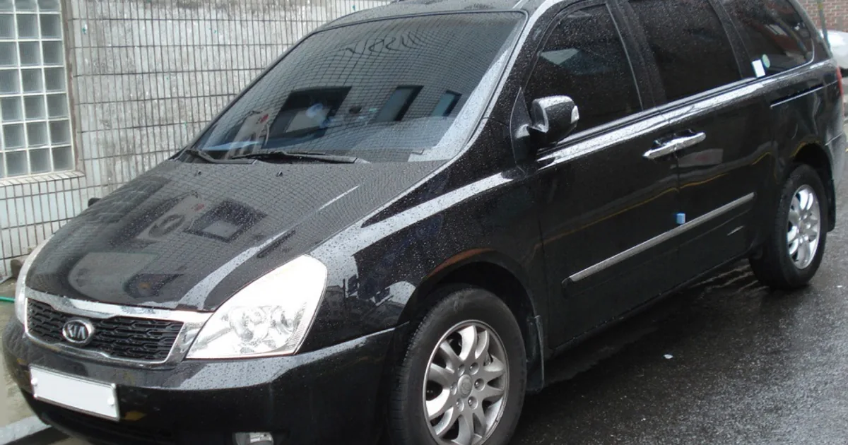 Kia Grand Carnival II (Facelift 2010) (2010–2010)