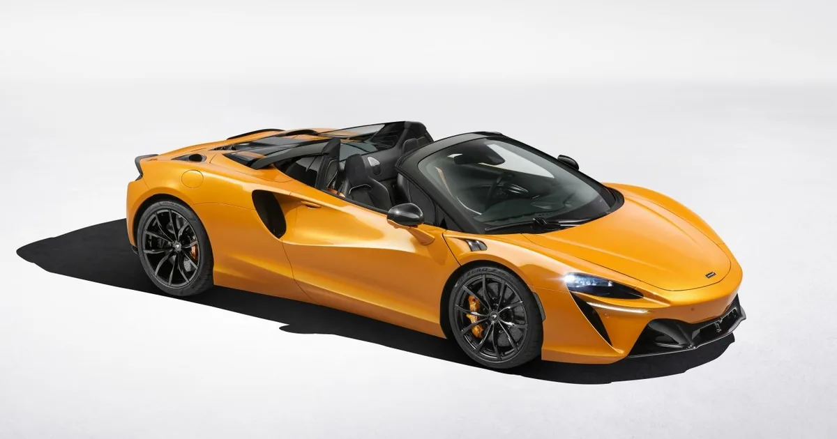 McLaren Artura Spider