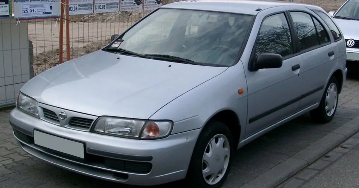 Nissan Almera I Hatchback (N15)
