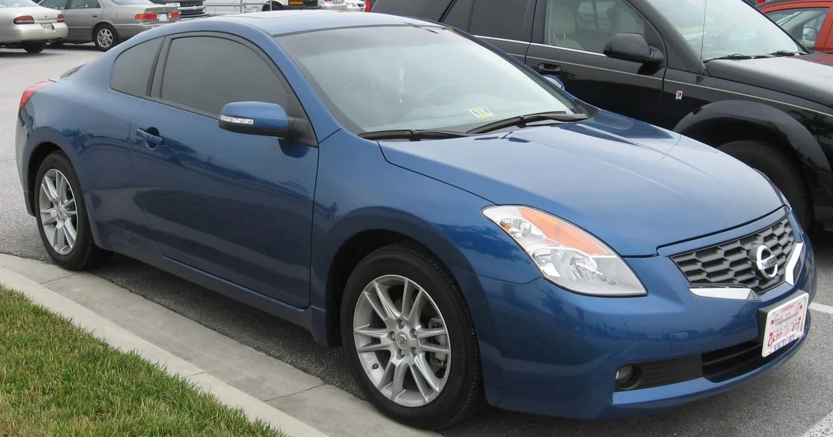 Nissan Altima IV Coupe