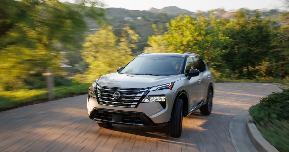 Nissan Rogue III (T33, facelift 2023) (2023-Presente)