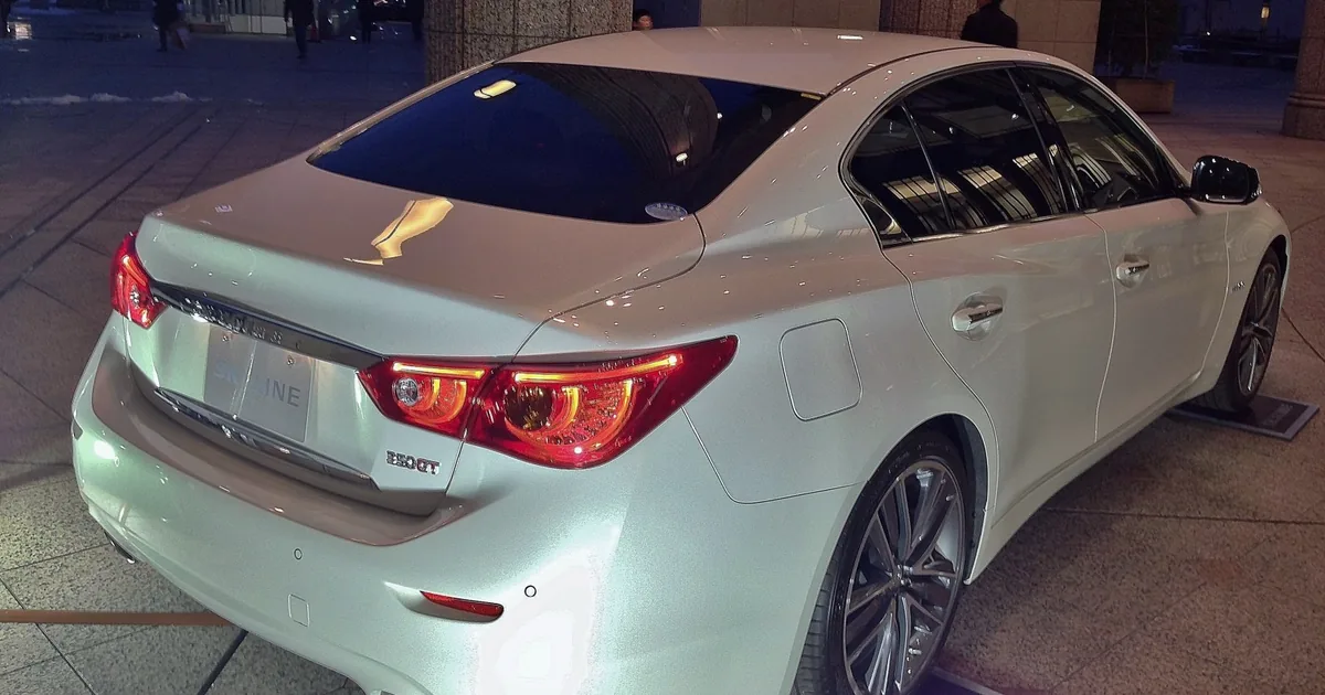 Nissan Skyline XIII (HV37)