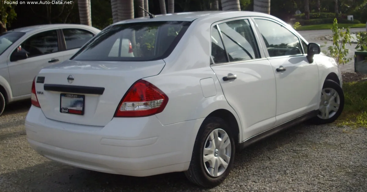 Nissan Tiida Sedan