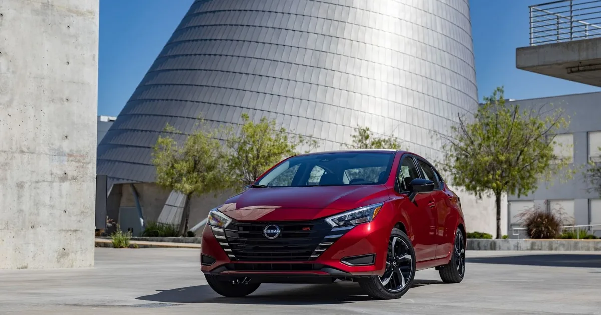 Nissan Versa III (facelift 2022) (2022-Presente)