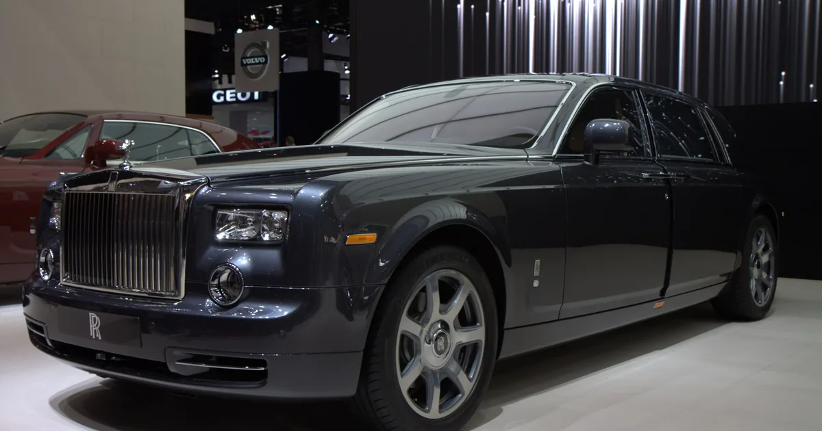 Rolls-Royce Phantom VII Extended Wheelbase