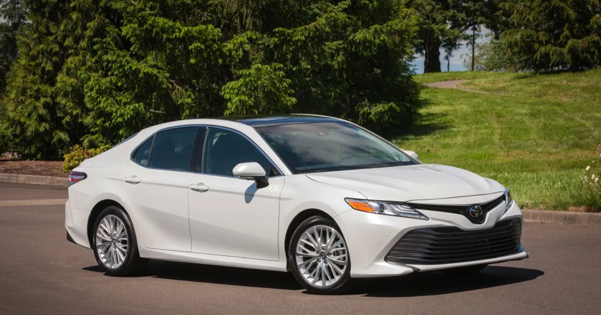 Toyota Camry VIII (XV70)