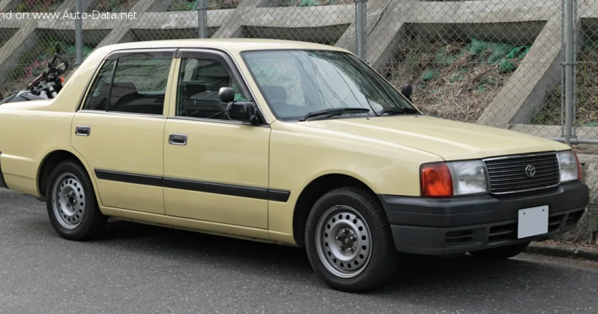 Toyota Crown Comfort (XS10)