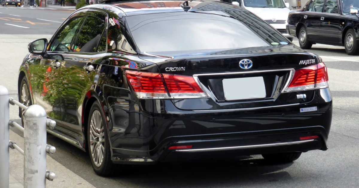 Toyota Crown Majesta VI (S210)