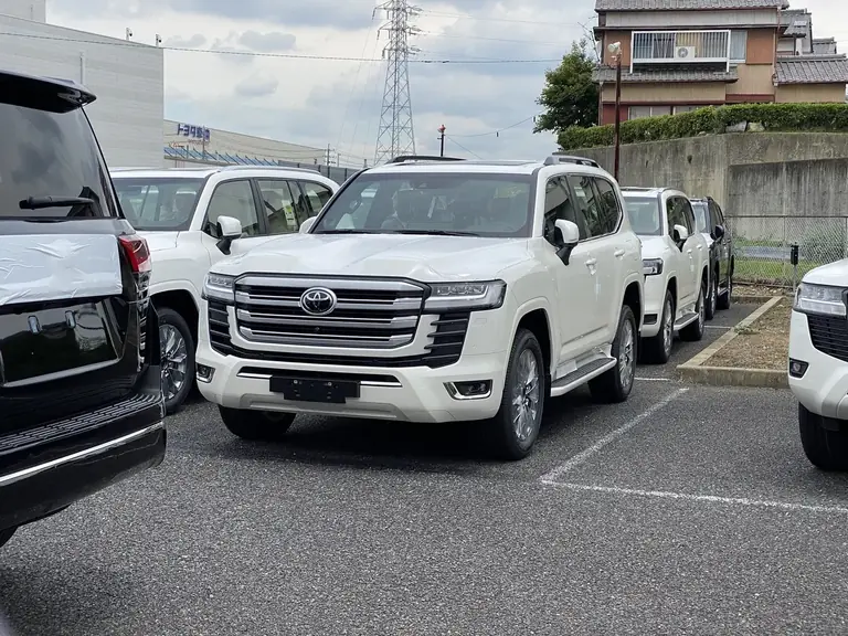 Toyota Land Cruiser J300 (2021-Presente)