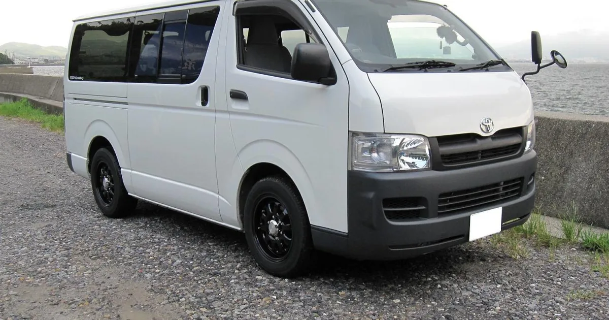Toyota Regius Ace (H200)