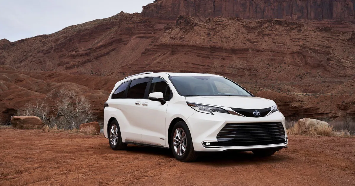 Toyota Sienna IV